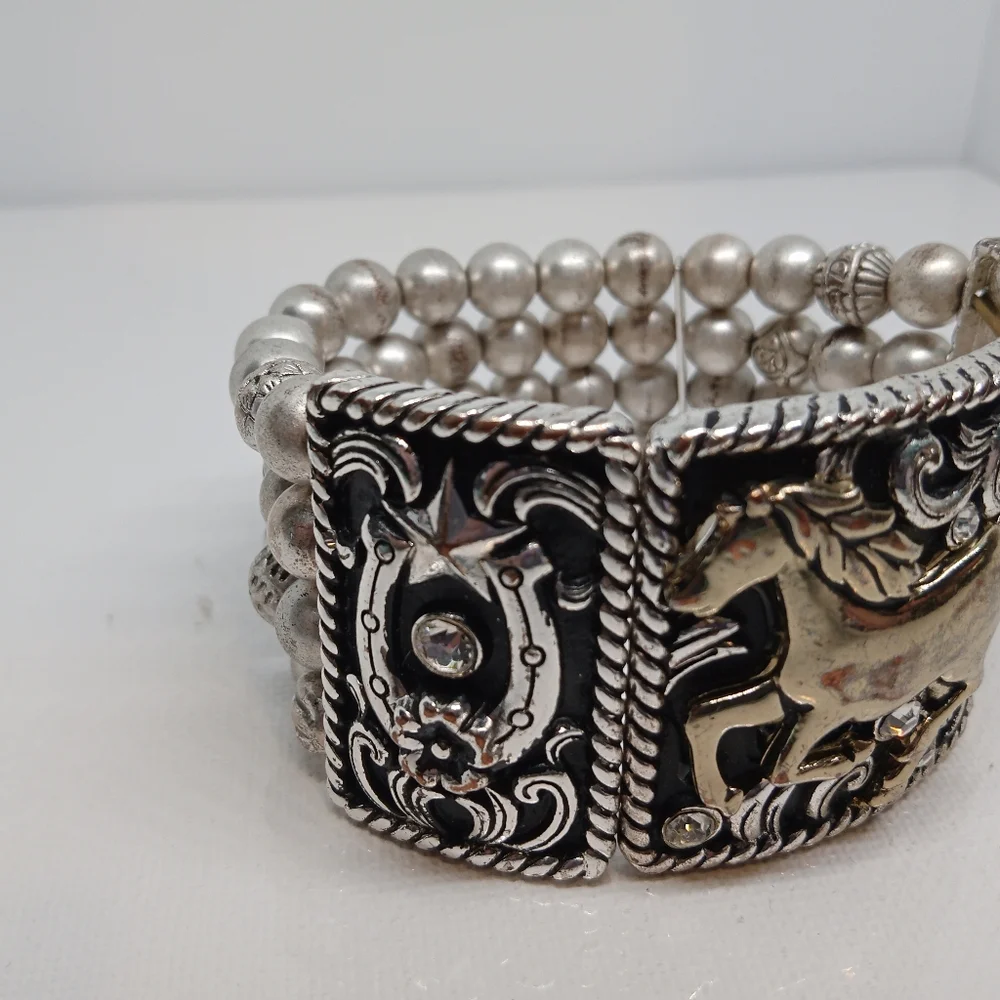 Horse Horseshoe Boot Silvertone Faux Silver Grey Designs Beads 4 Strands Stretch - Picture 7 of 7